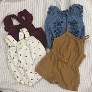 Bundle of 4 Old Navy Rompers - 0-3 months excellent condition